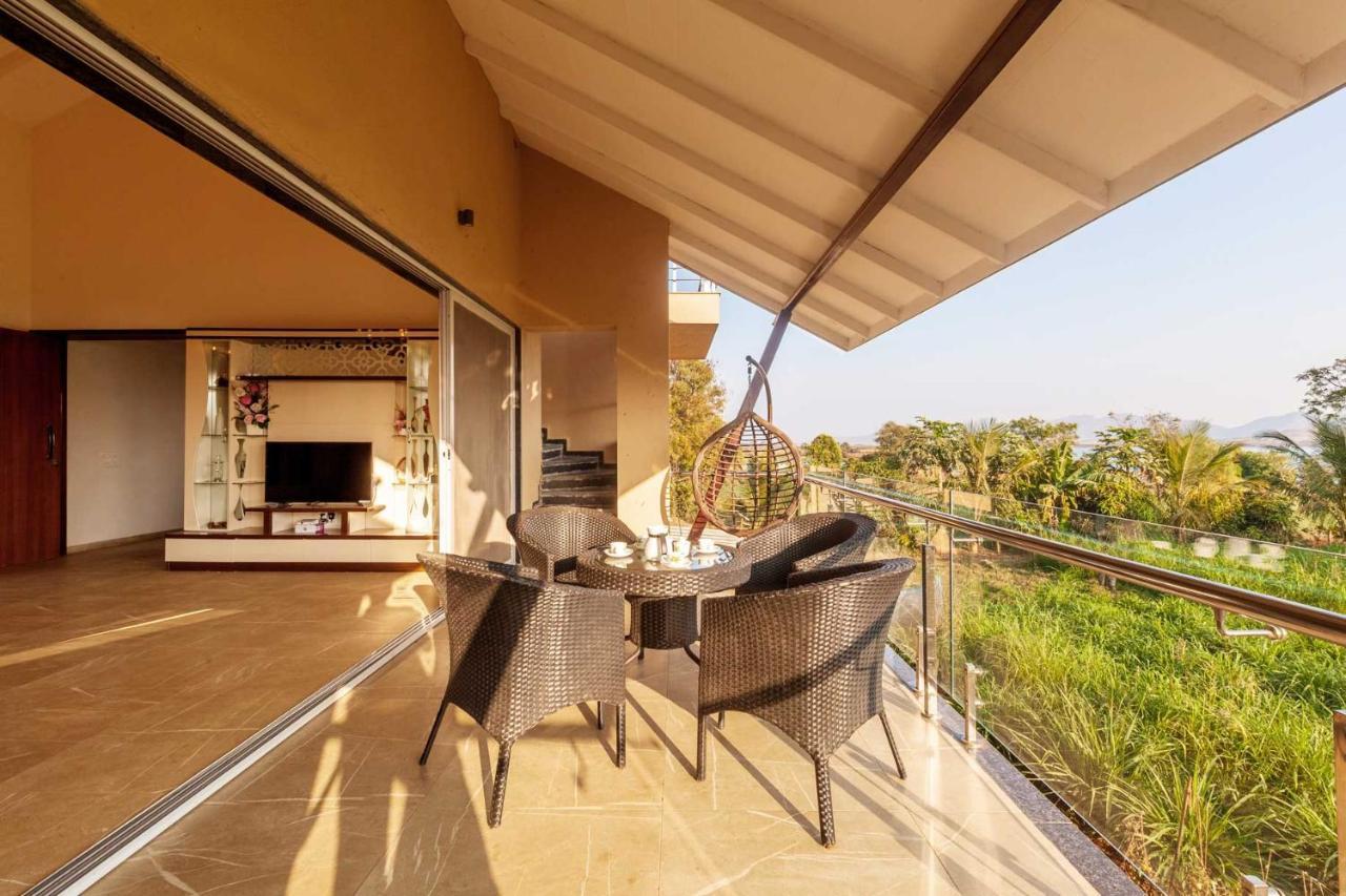Luna Villa By Stayvista - Lakeside Charm With Terrace, Lush Lawn & Modern Decor Нашик Екстериор снимка